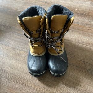 Women’s Sorel Black and Tan Winter winter boots size 7